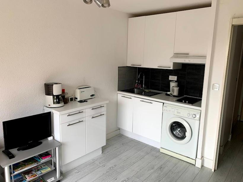 Lumineux studio vue mer Sainte-Maxime Extérieur photo